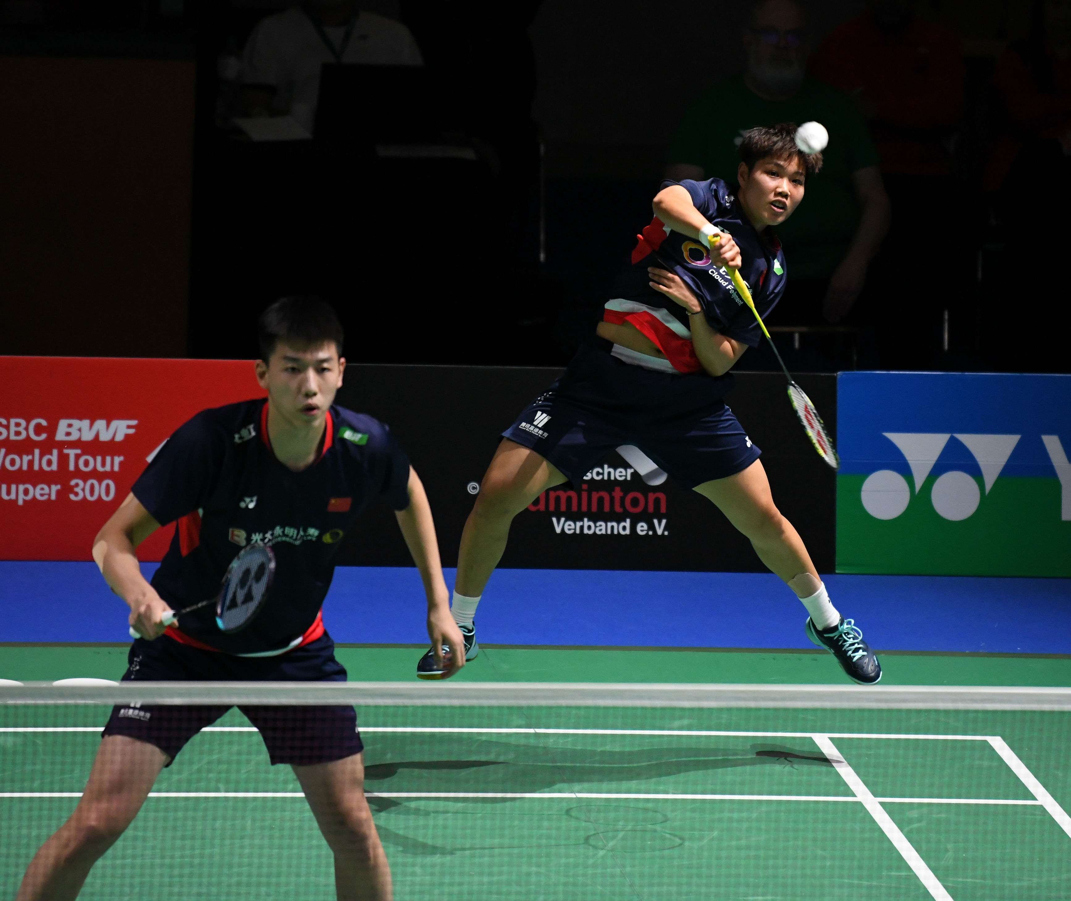 的重量压得 的重量压得