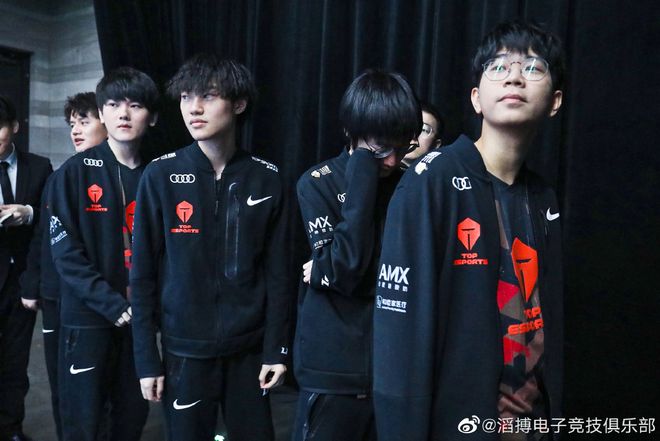 冲突